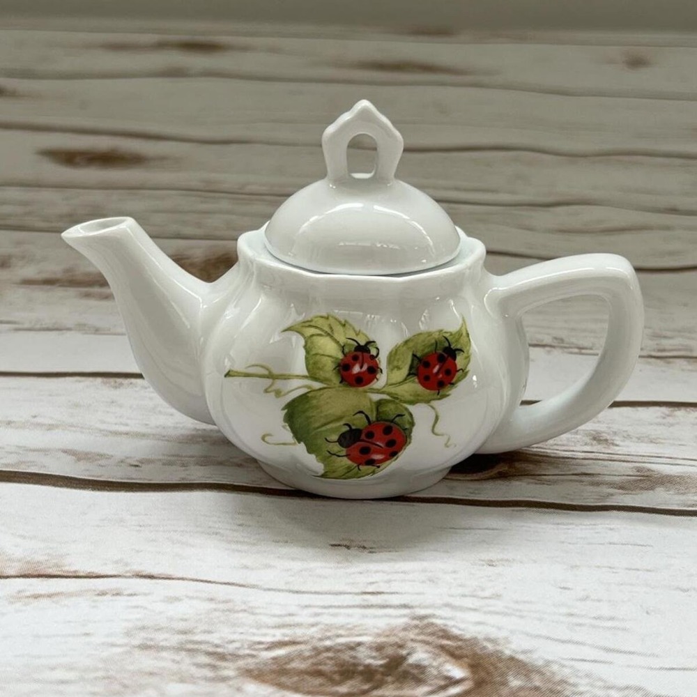 Delton Miniature Teapot White Ladybug Porcelain Scalloped Kids Tea Set Toy 3.5in